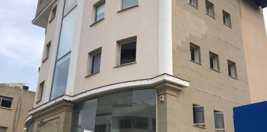 1000m2 Propriété commerciale à Limassol,  No. 44815