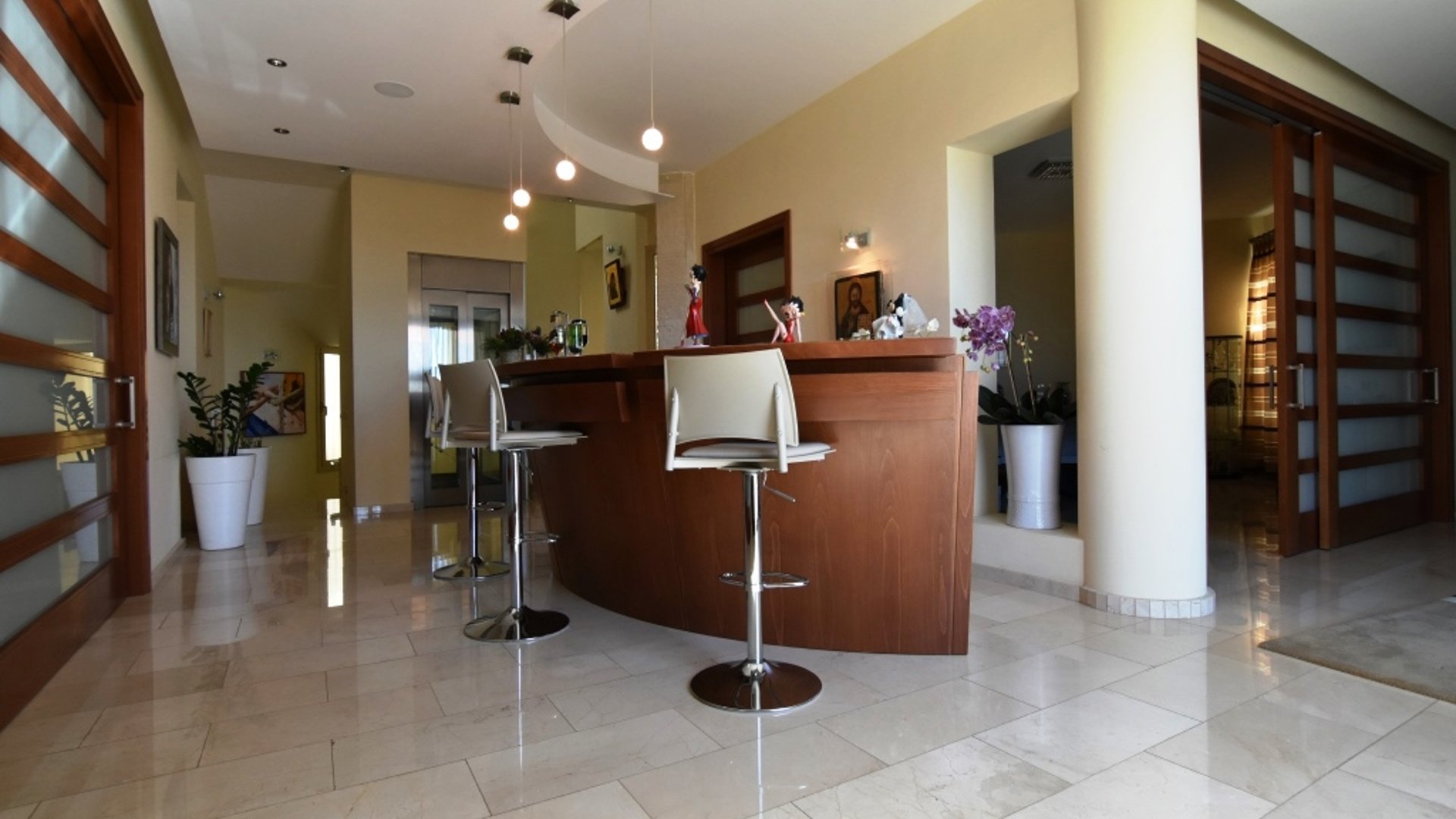 5 bedrooms Villa in Limassol, Cyprus No. 25692