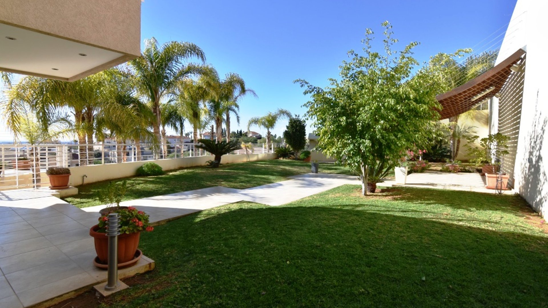 5 bedrooms Villa in Limassol, Cyprus No. 25692
