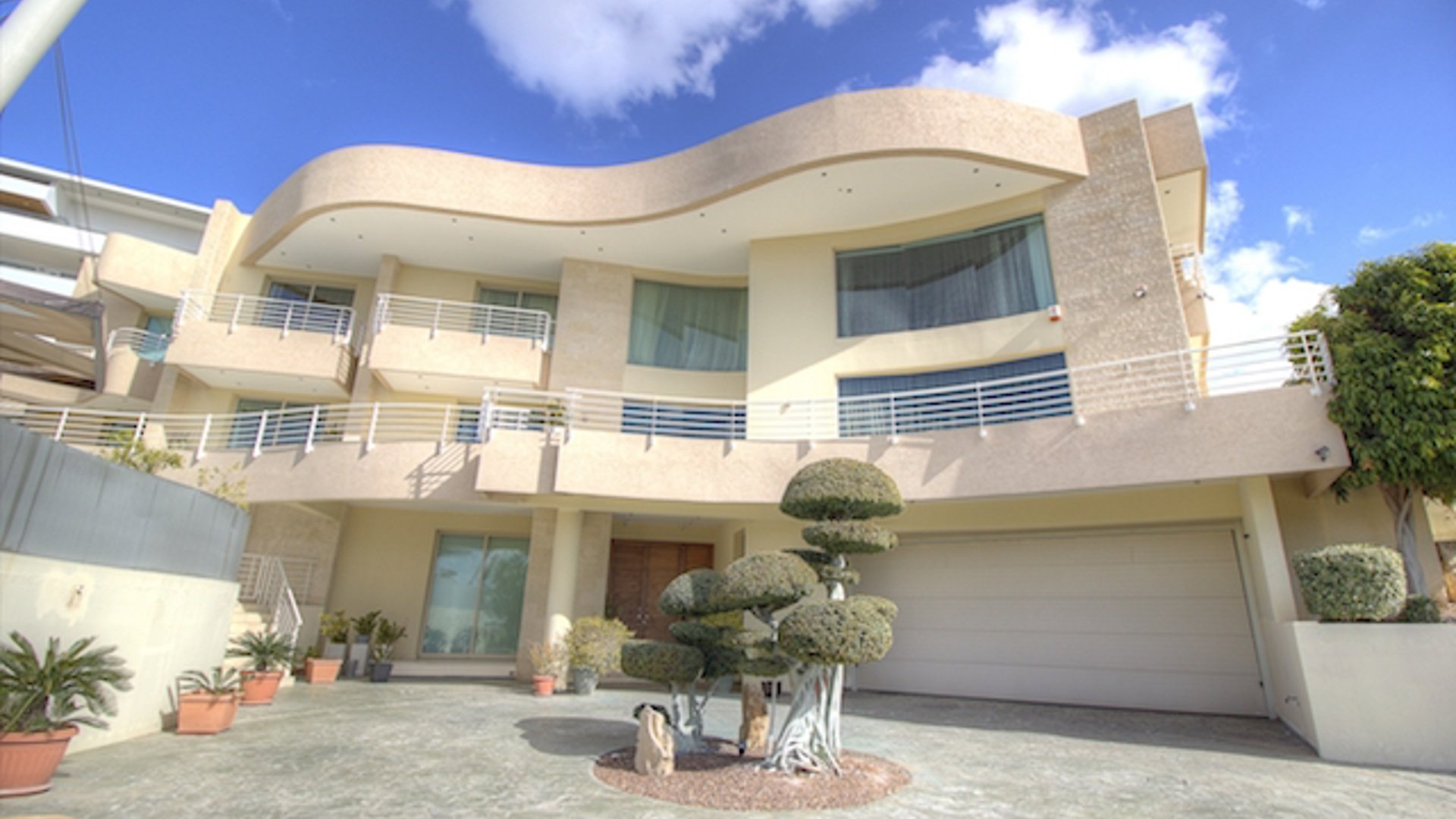 5 bedrooms Villa in Limassol, Cyprus No. 25692