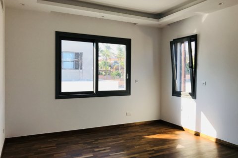 7 rooms Villa in Limassol,  No. 38507 3