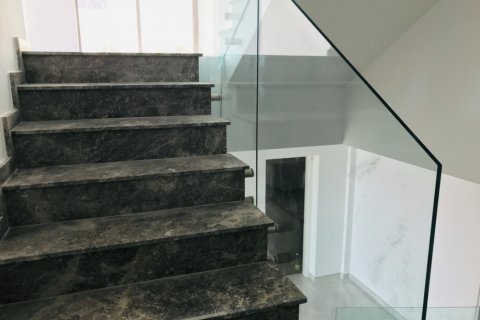 7 habitaciones Villa en Limassol,  No. 38506 3