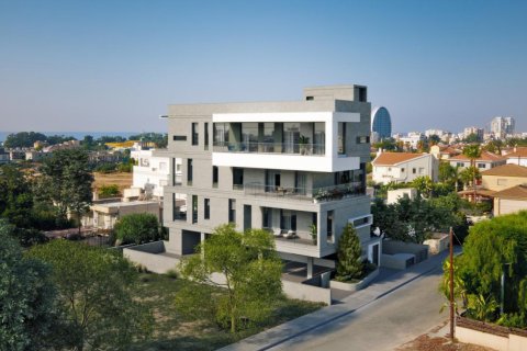 3 rooms Apartment in Limassol,  No. 38504 2