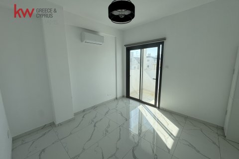 3 bedrooms Apartment in Larnaca, Larnaka,  No. 51275 18