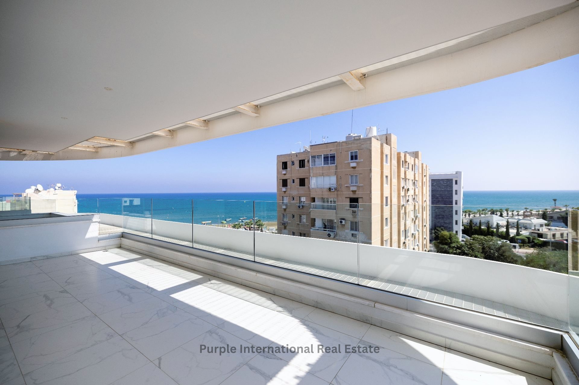 4 bedrooms Apartment in Larnaca, Larnaka, Cyprus No. 36642
