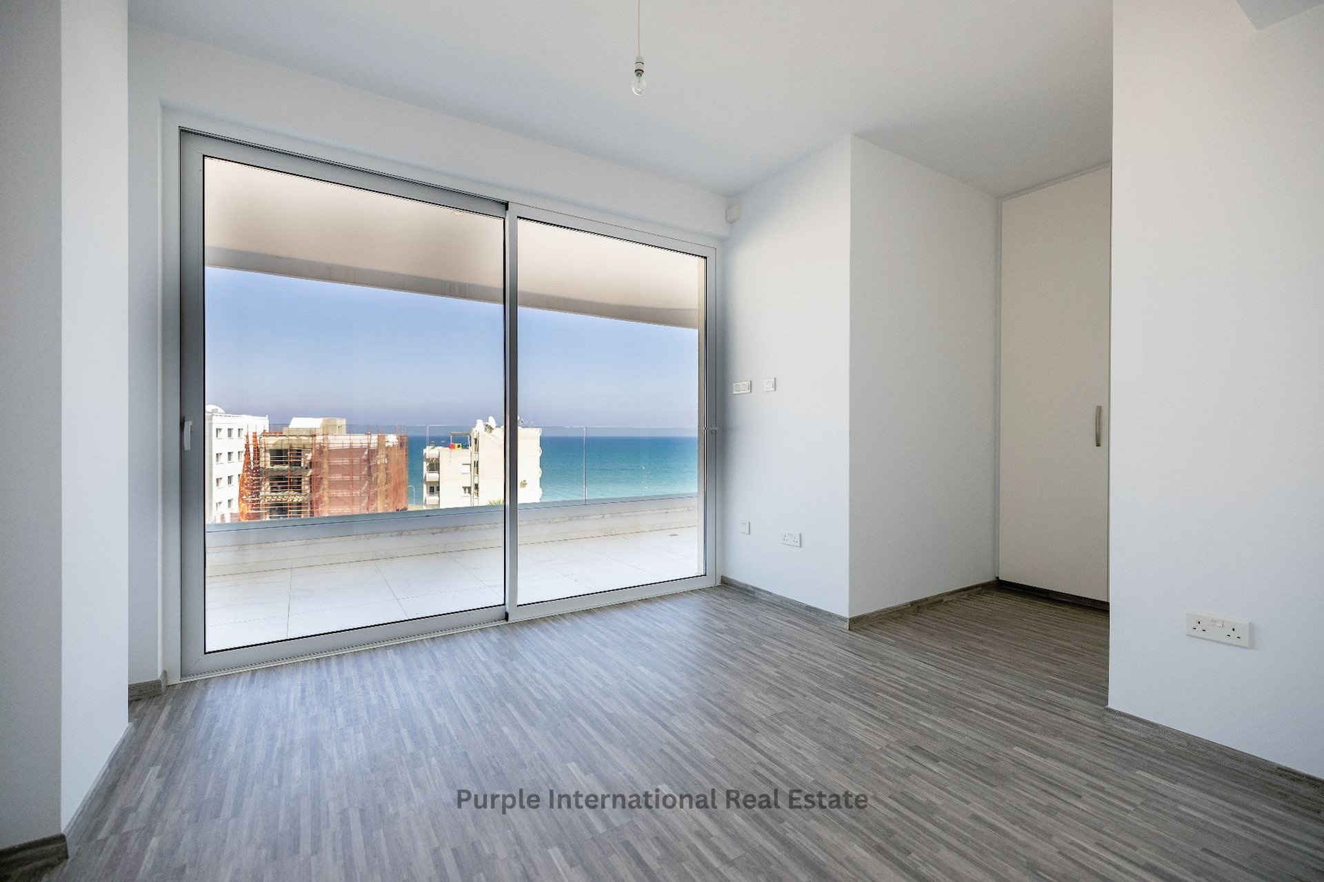 4 bedrooms Apartment in Larnaca, Larnaka, Cyprus No. 36642