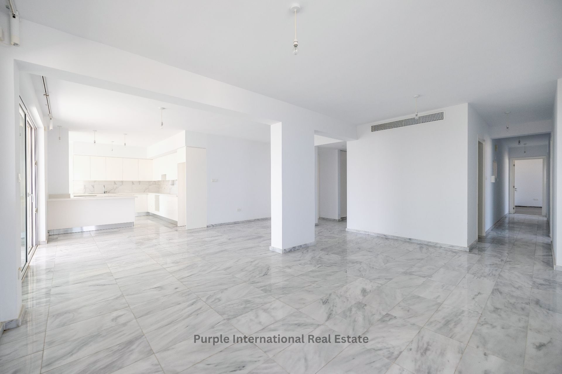 4 bedrooms Apartment in Larnaca, Larnaka, Cyprus No. 36642
