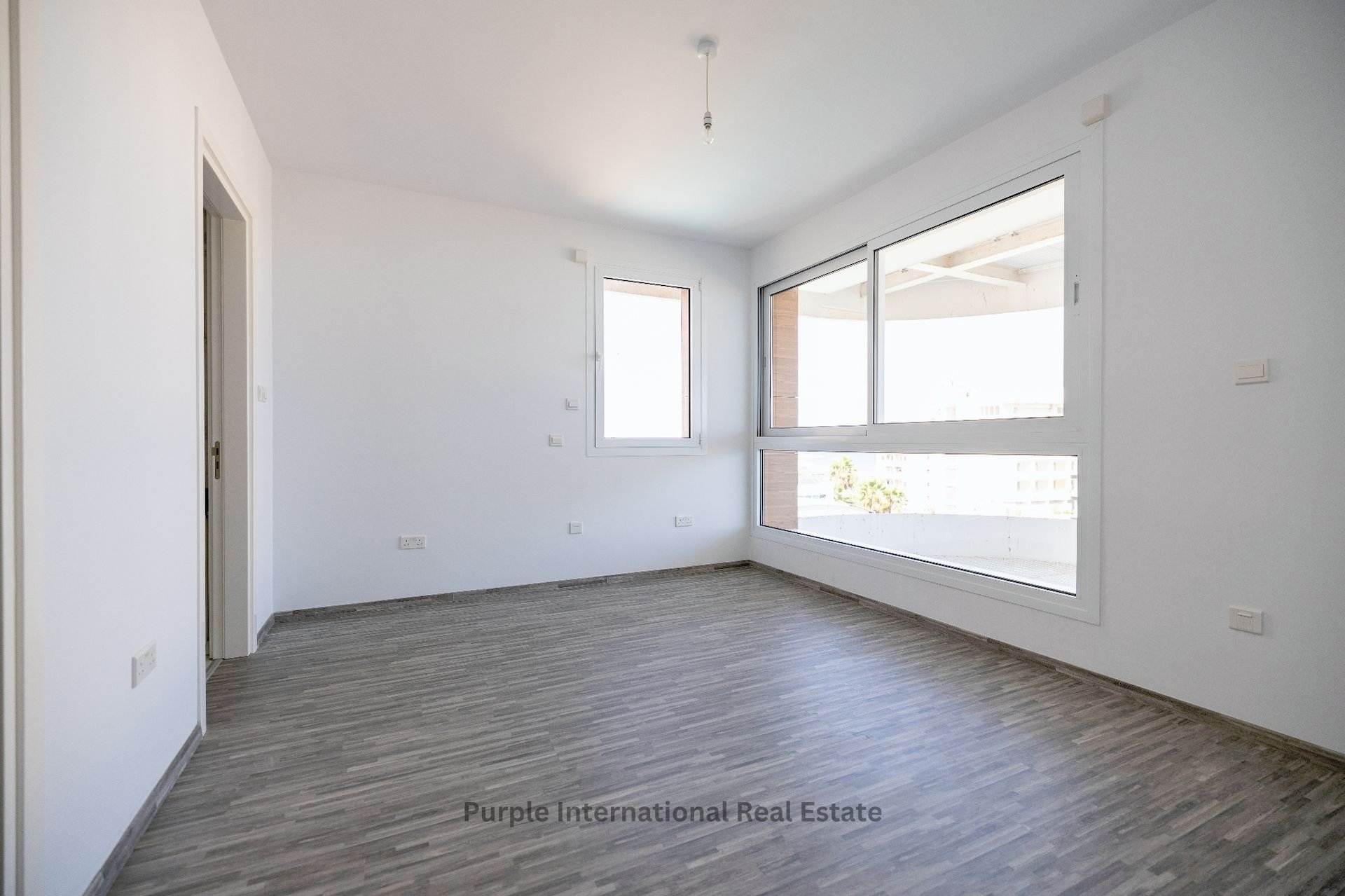 4 bedrooms Apartment in Larnaca, Larnaka, Cyprus No. 36642