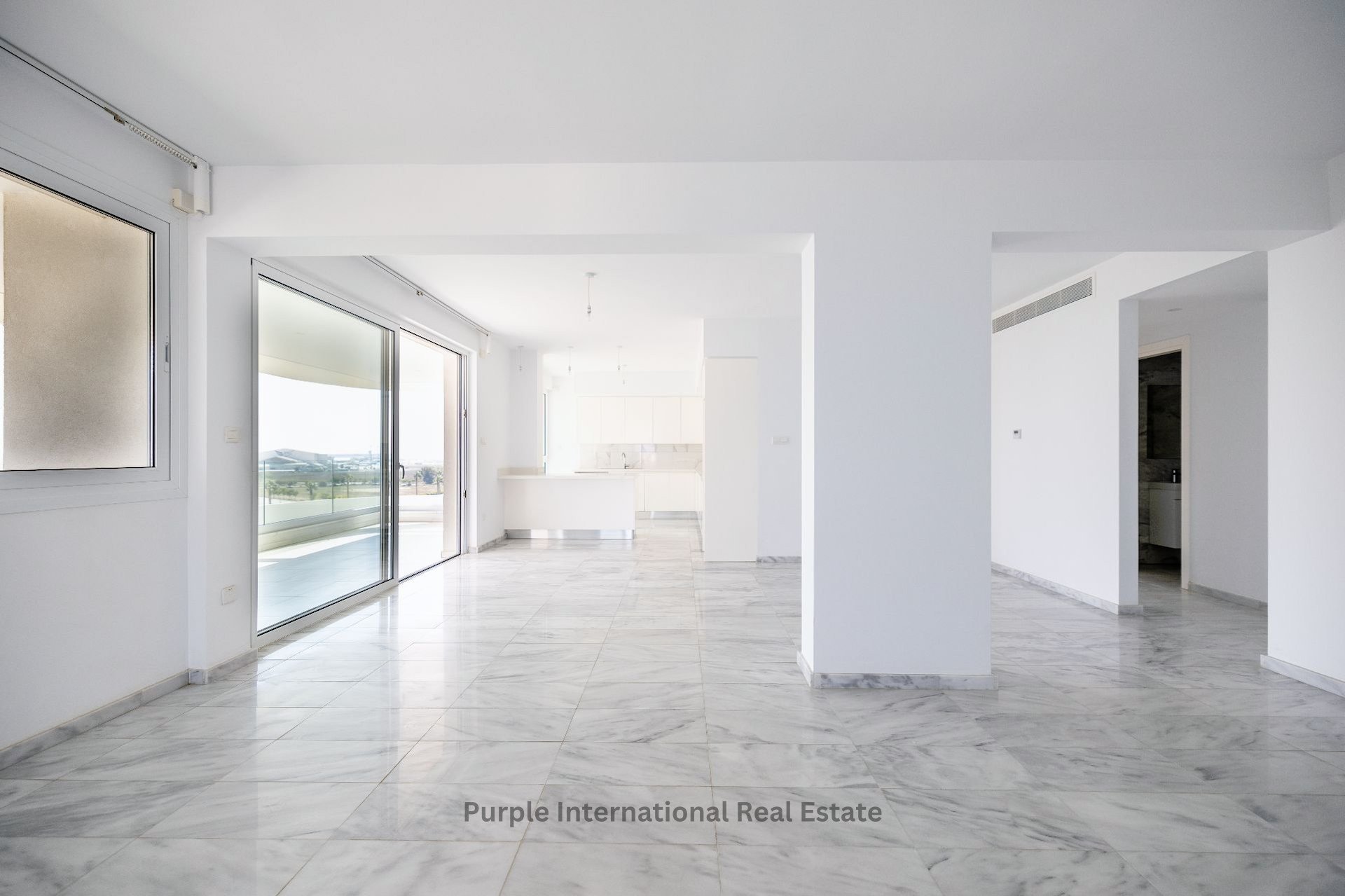 4 bedrooms Apartment in Larnaca, Larnaka, Cyprus No. 36642