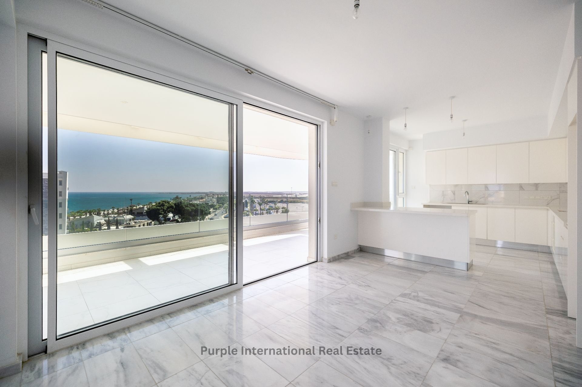 4 bedrooms Apartment in Larnaca, Larnaka, Cyprus No. 36642