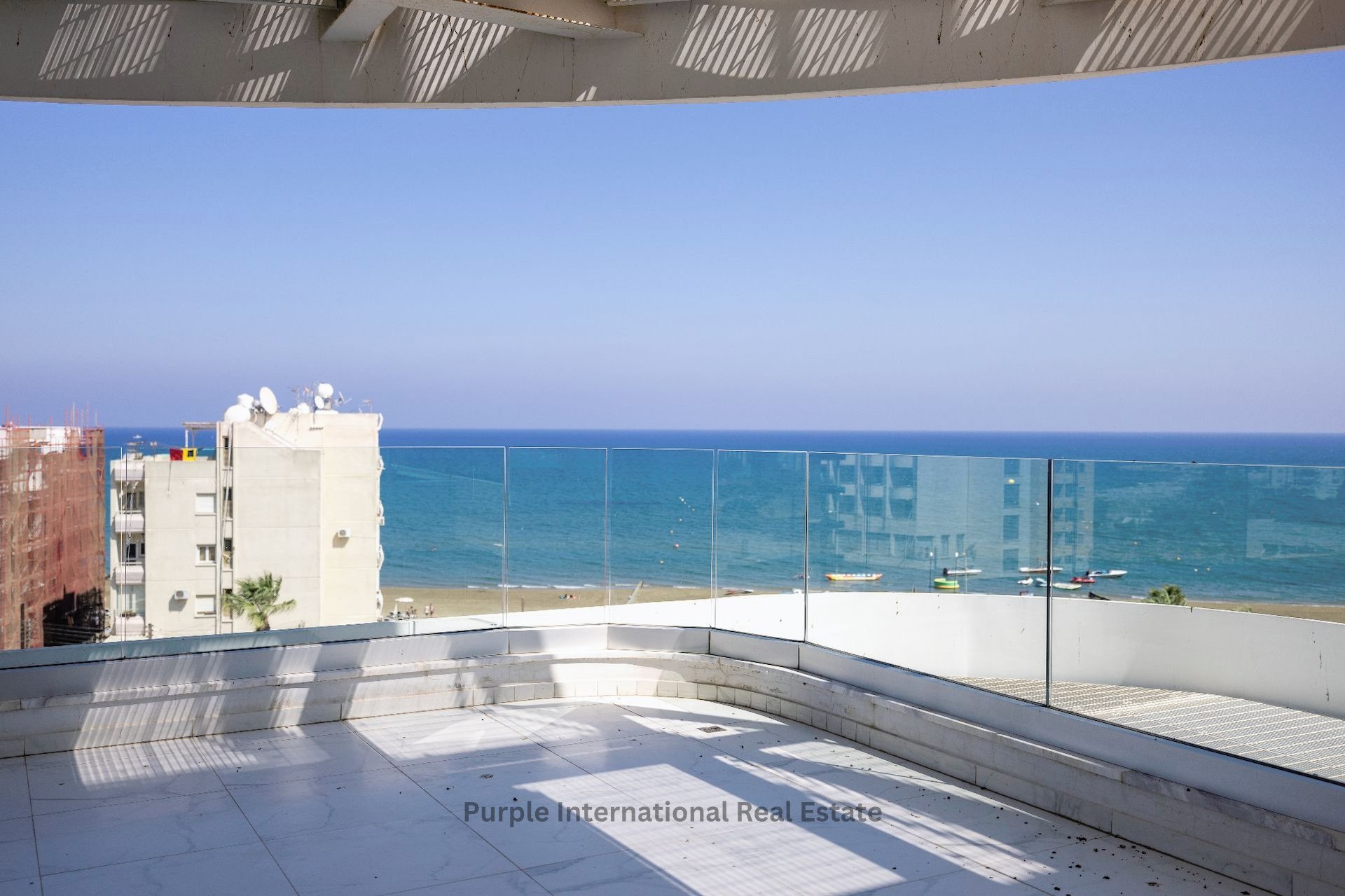 4 bedrooms Apartment in Larnaca, Larnaka, Cyprus No. 36642