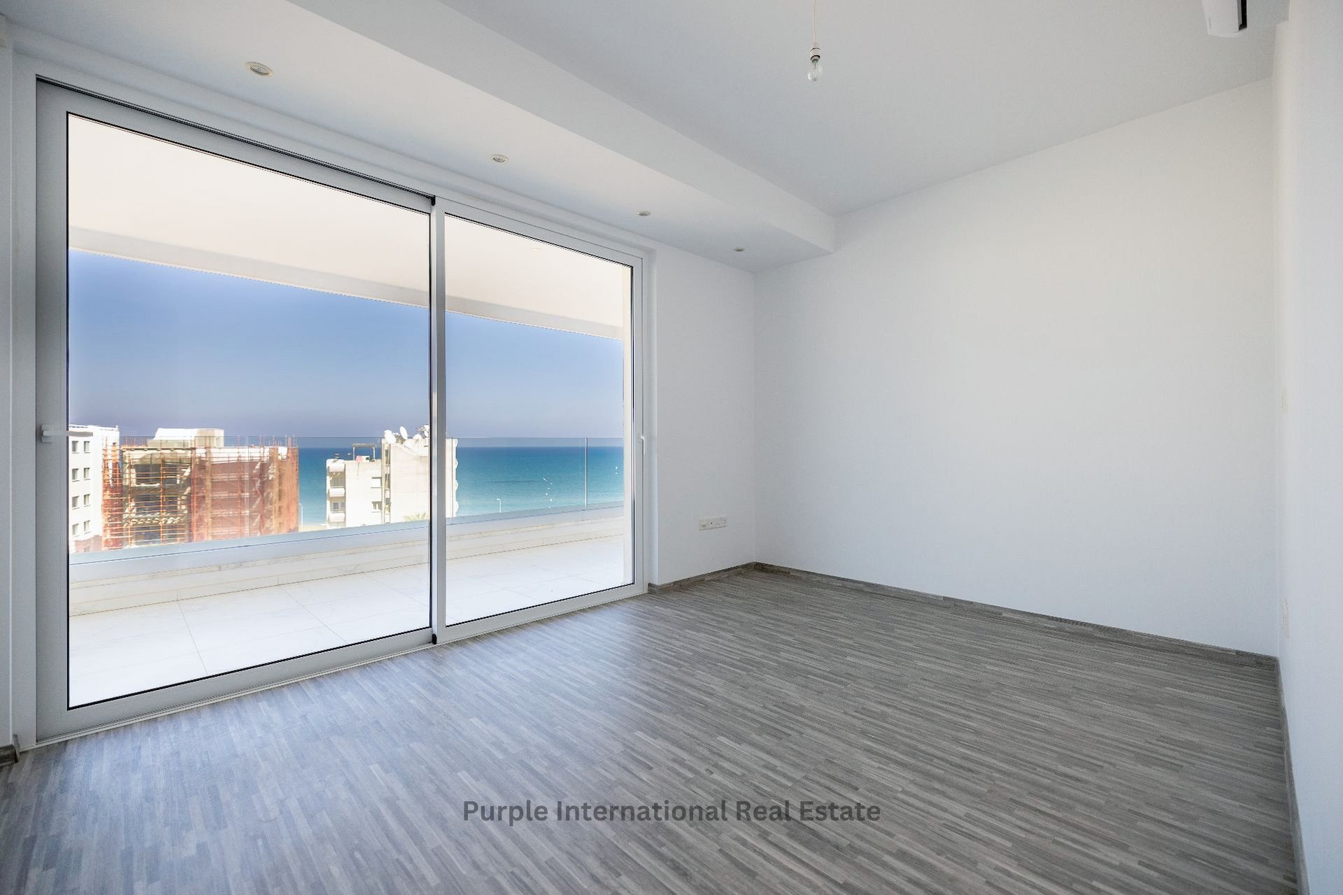 4 bedrooms Apartment in Larnaca, Larnaka, Cyprus No. 36642