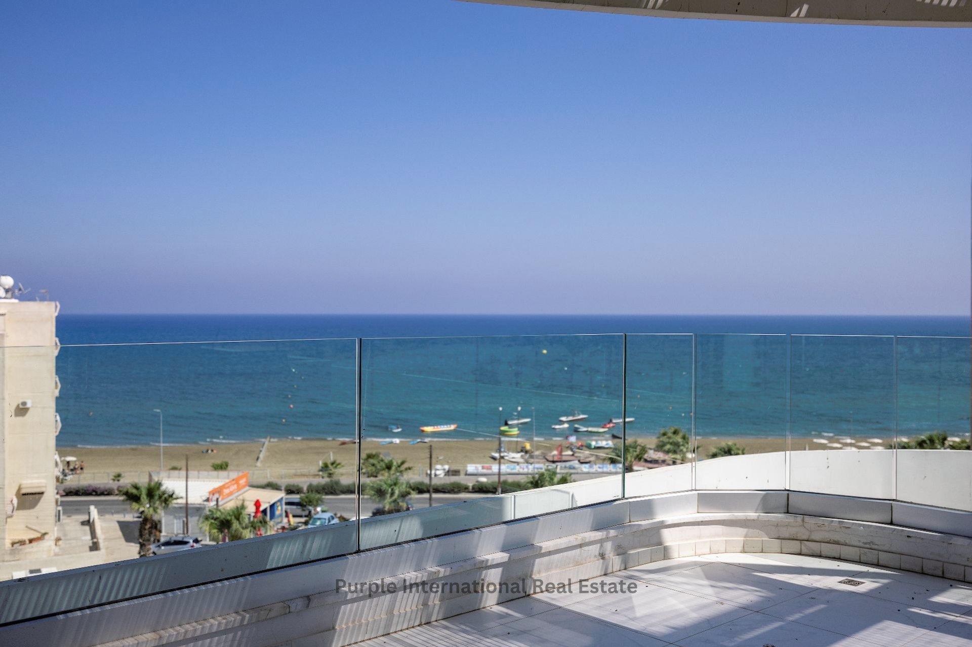 4 bedrooms Apartment in Larnaca, Larnaka, Cyprus No. 36642