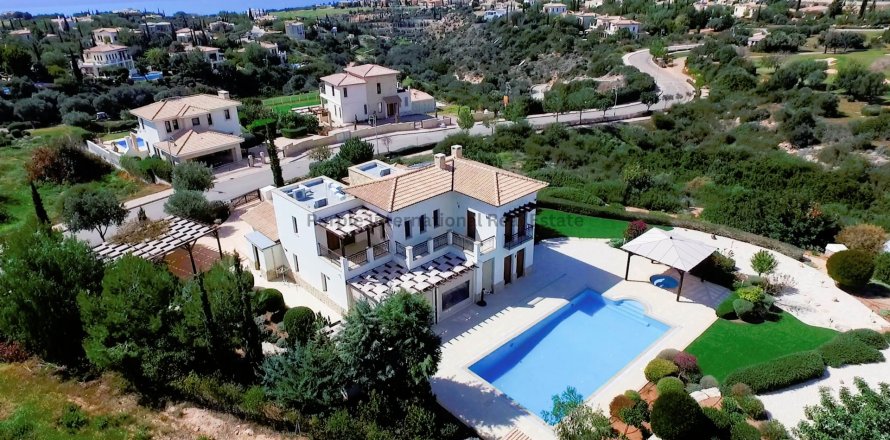 5 bedrooms Villa in Aphrodite Hills, Kouklia, Paphos,  No. 36146