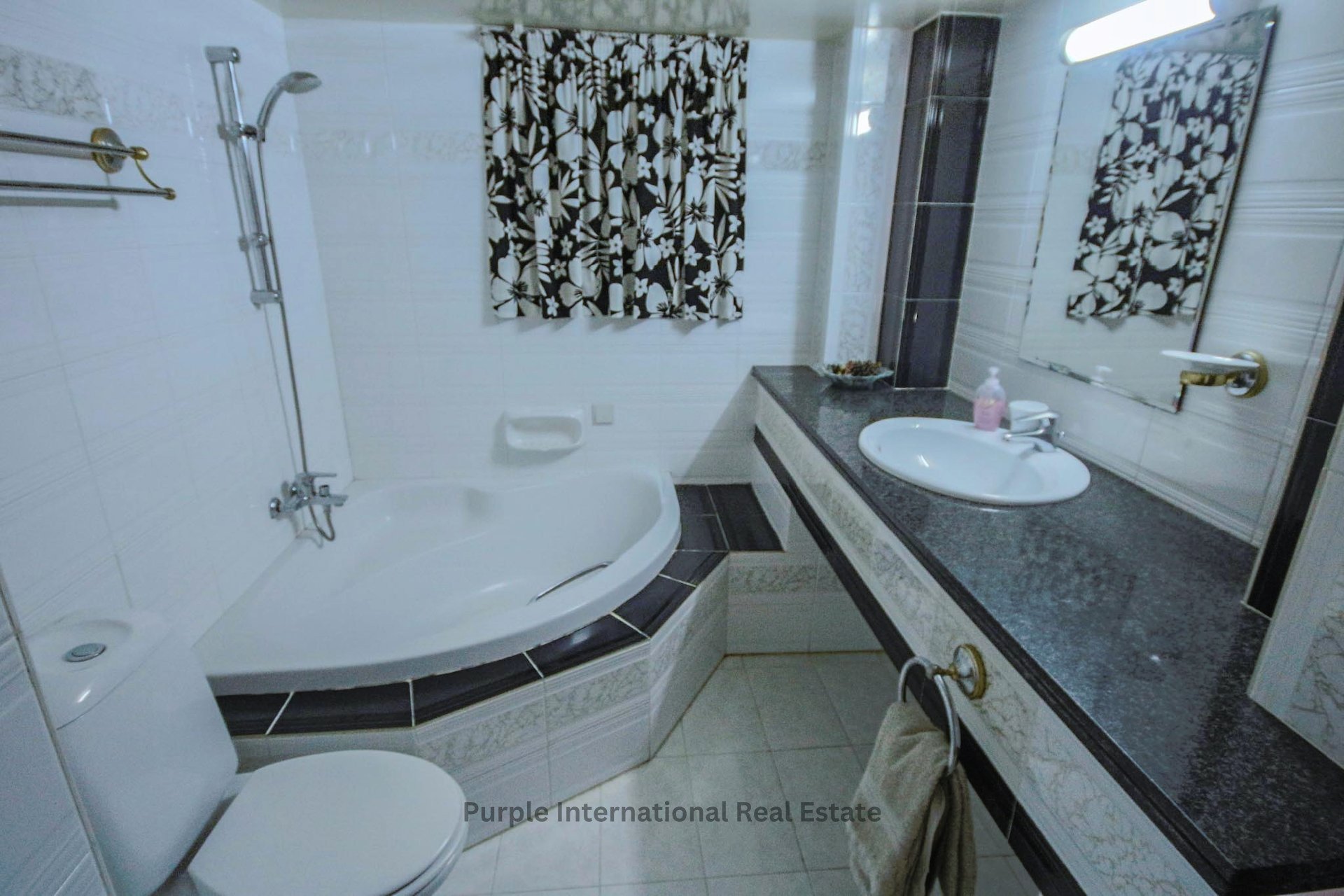 5 dormitorios Villa en Deryneia, Ammochostos, Chipre No. 36148