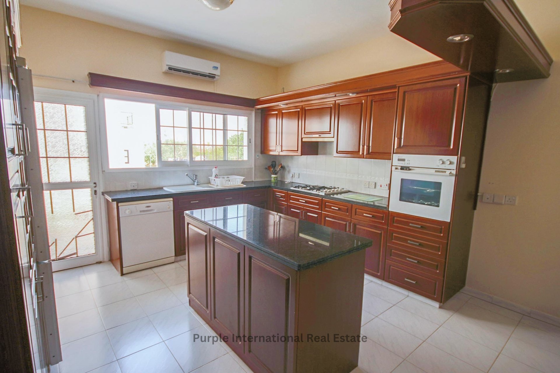 5 dormitorios Villa en Deryneia, Ammochostos, Chipre No. 36148