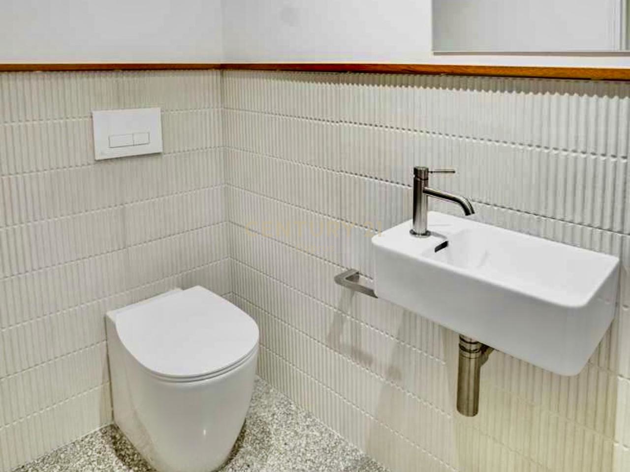 130m2 Office in Limassol, Cyprus No. 55022