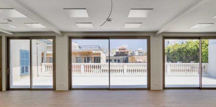 130m2 Oficina en Limassol,  No. 55022