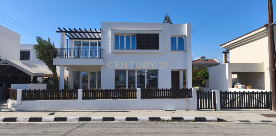 3 dormitorios Villa en Parekklisia, Limassol,  No. 55019