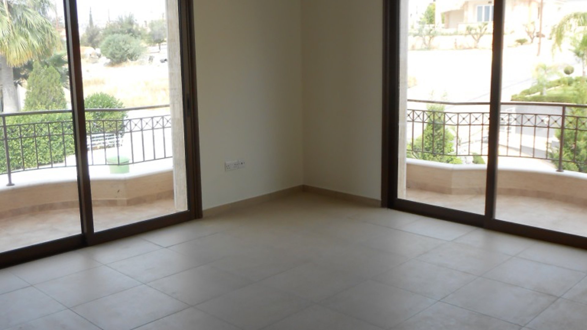 4 bedrooms Villa in Agios Athanasios, Limassol, Cyprus No. 25576