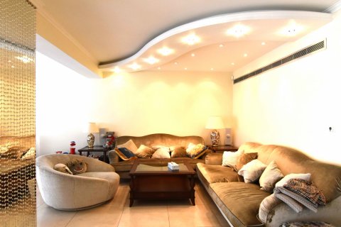 4 bedrooms Apartment in Limassol, Cyprus No. 25574