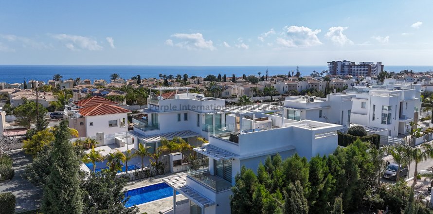 4 bedrooms Villa in Ayia Napa, Ammochostos,  No. 39295