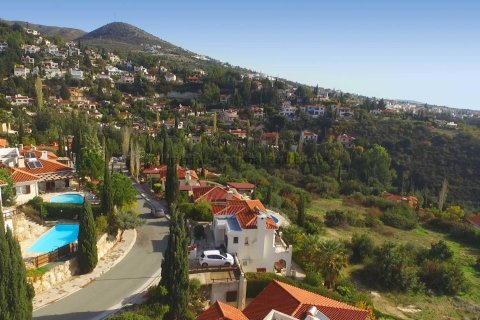 Вилла с 4 спальнями в Тала, Пафос, № 39300 3