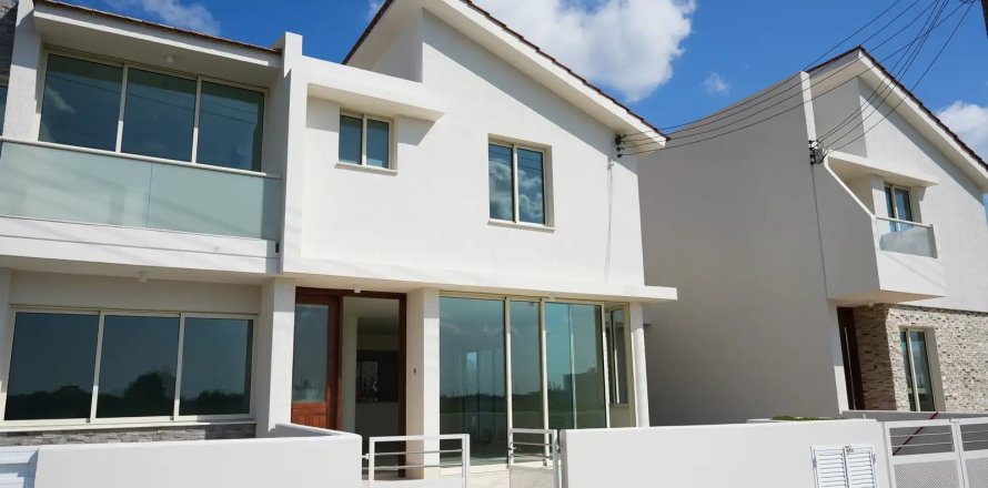 3 bedrooms Villa in Kiti, Larnaka,  No. 47772