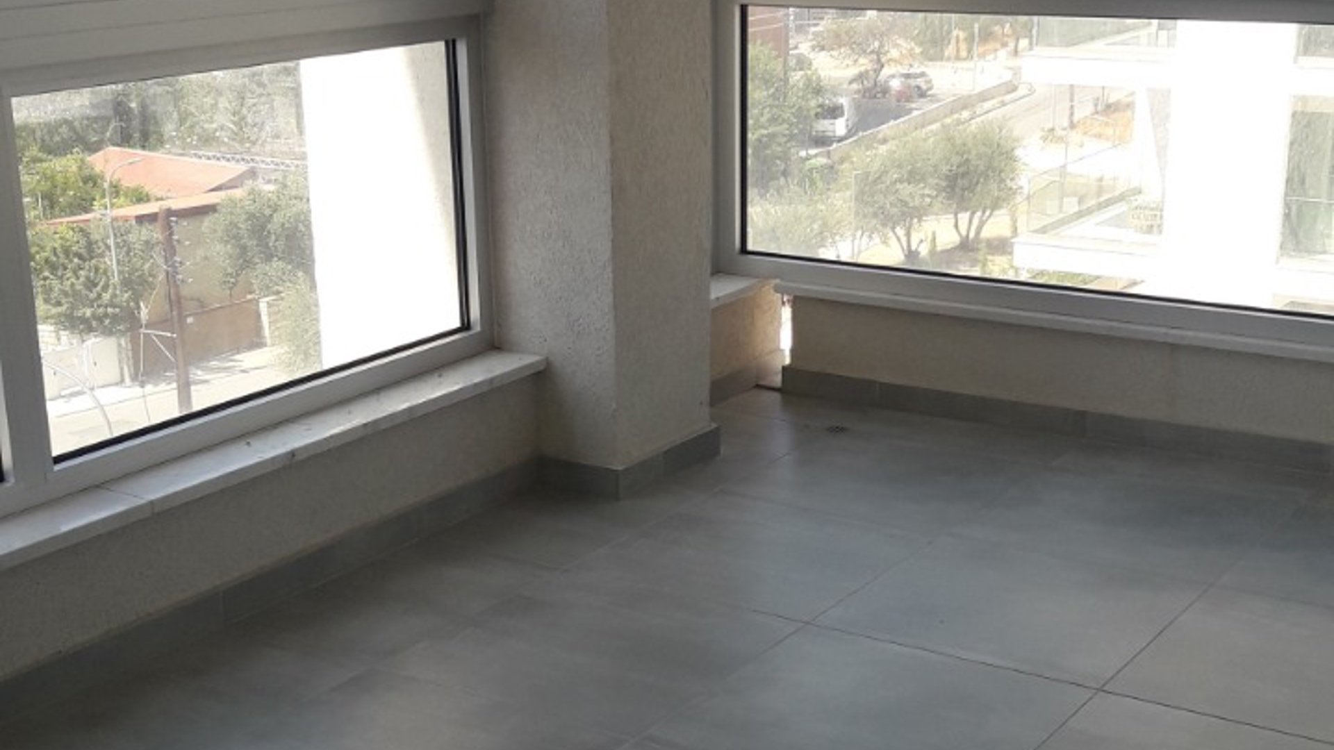 3 bedrooms Apartment in Agios Tychonas, Limassol, Cyprus No. 28408