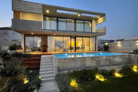 4 rooms Villa in Limassol,  No. 38953