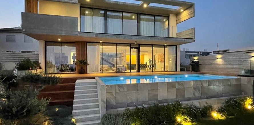 Вилла с 4 комнатами в Лимассол, Лимасол,  № 38953