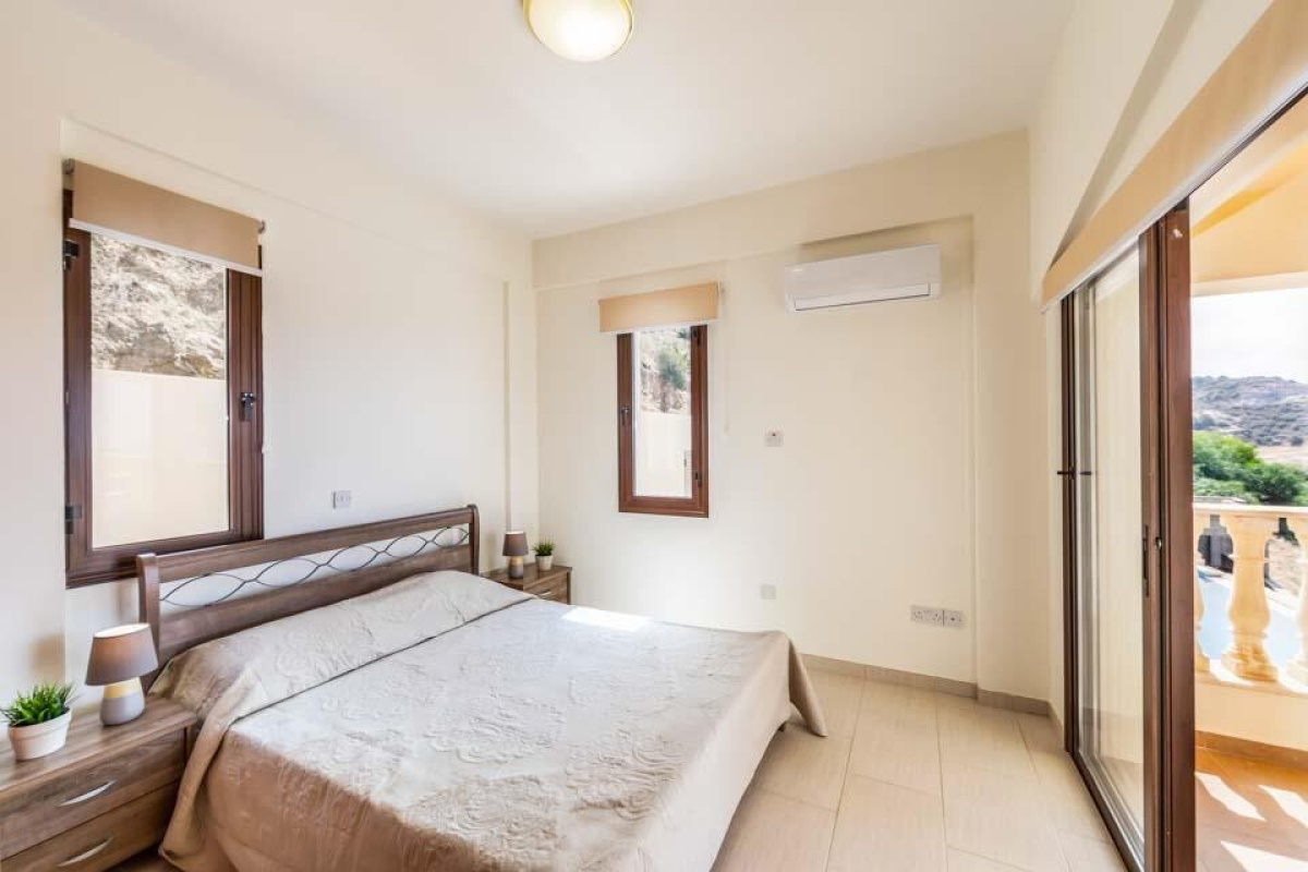 4 rooms Villa in Paphos, Cyprus No. 38949