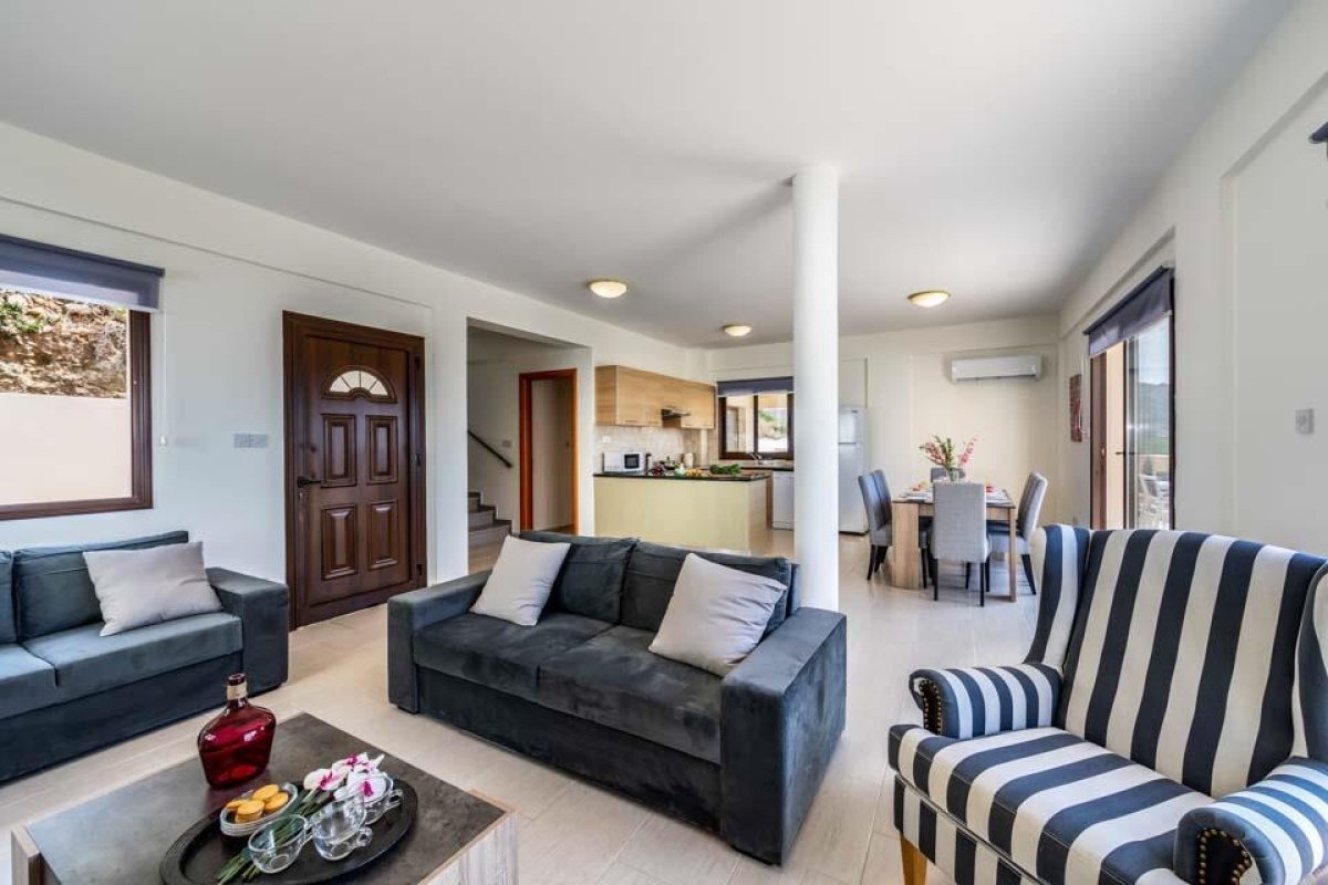 4 rooms Villa in Paphos, Cyprus No. 38949