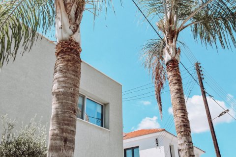 4 rooms Apartment in Limassol,  No. 38954