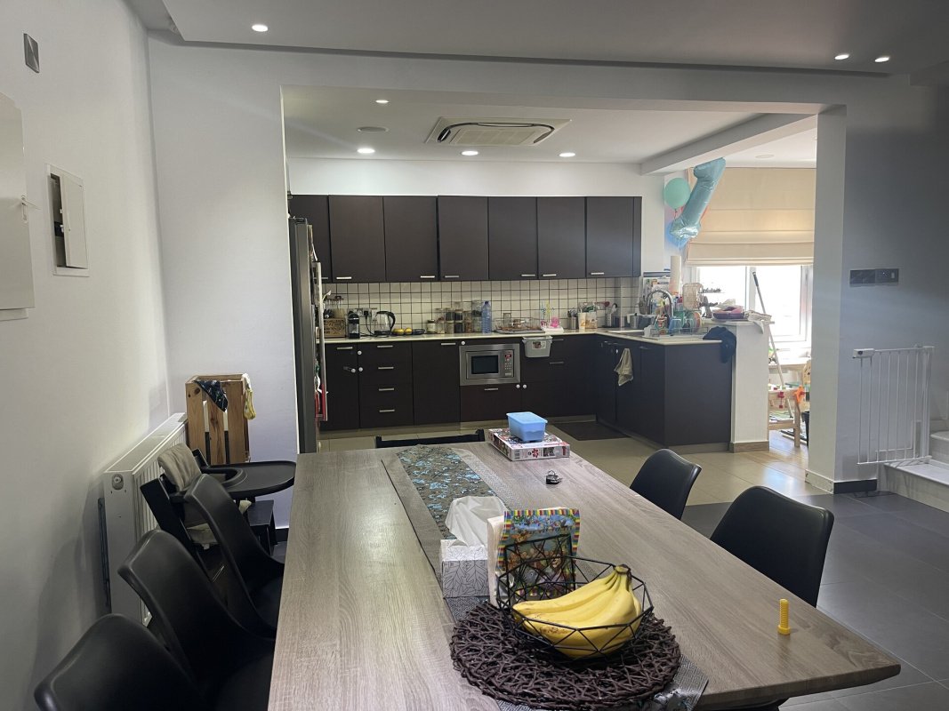Квартира с 4 комнатами в Лимассол, Лимасол, Кипр № 38954