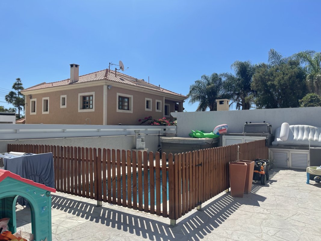 Квартира с 4 комнатами в Лимассол, Лимасол, Кипр № 38954
