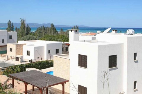 5 rooms Apartment in Paphos,  No. 38951