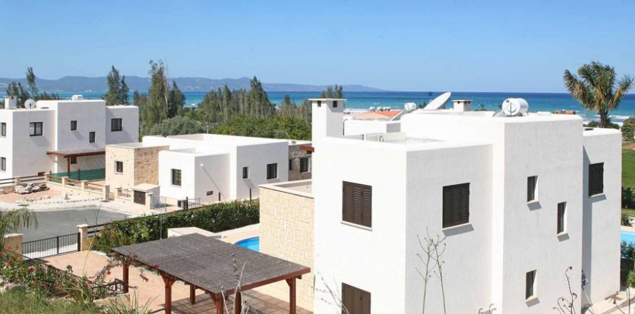 5 rooms Apartment in Paphos,  No. 38951