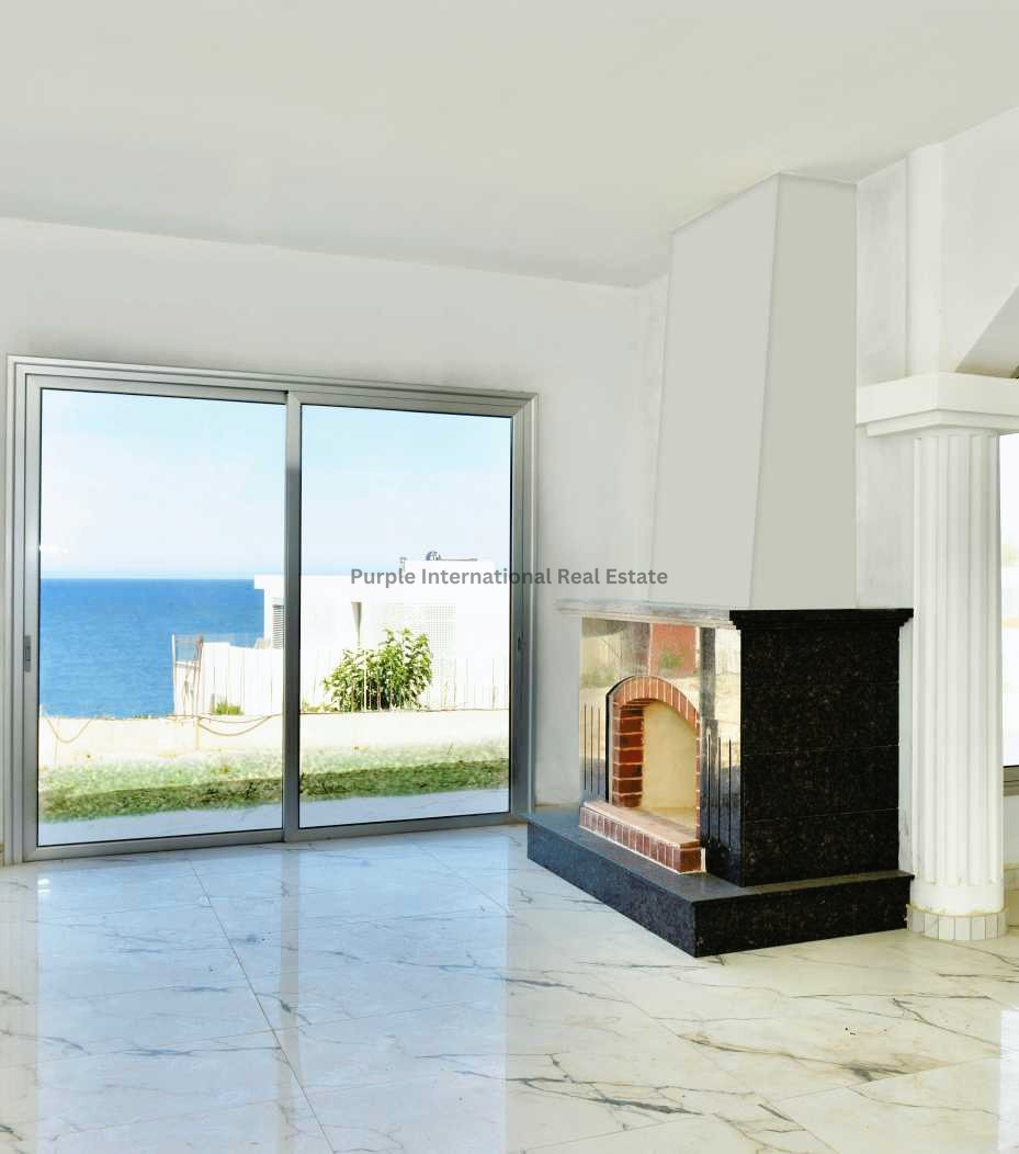 5 bedrooms Villa in Chloraka, Paphos, Cyprus No. 8012