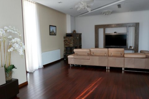 5 bedrooms Villa in Limassol, No. 38700