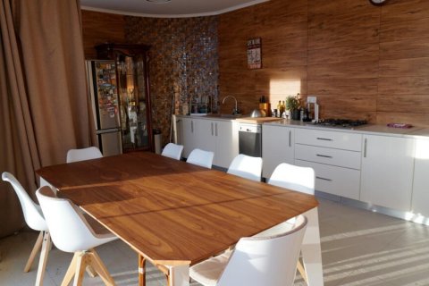 5 bedrooms Villa in Limassol,  No. 38700 11