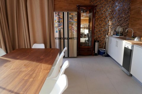 5 bedrooms Villa in Limassol,  No. 38700 12