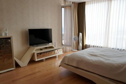 5 bedrooms Villa in Limassol,  No. 38700 8