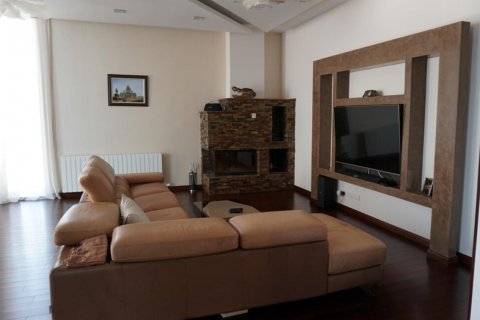 5 bedrooms Villa in Limassol,  No. 38700 2