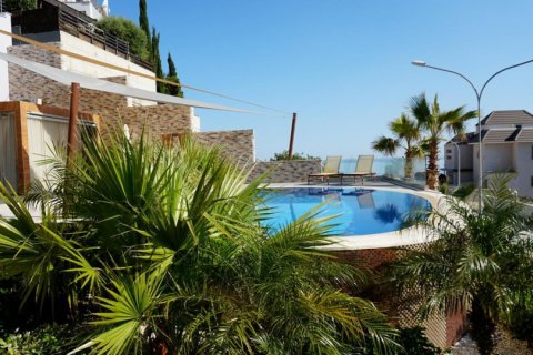 5 bedrooms Villa in Limassol,  No. 38700 15