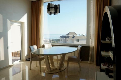 5 bedrooms Villa in Limassol,  No. 38700 4