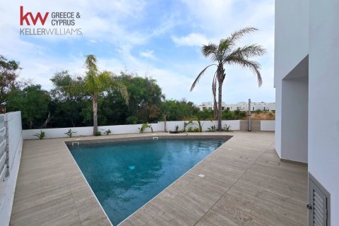 5 bedrooms Villa in Paralimni, Ammochostos, No. 40494 5