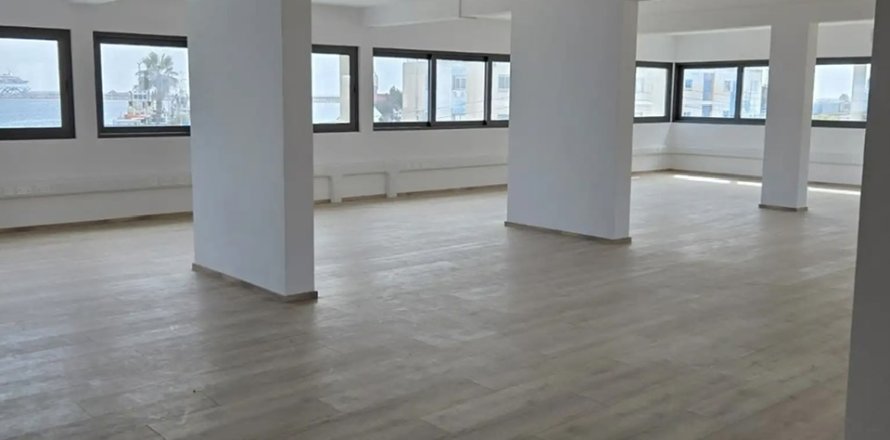 3 rooms Office in Larnaca, Larnaka,  No. 40496