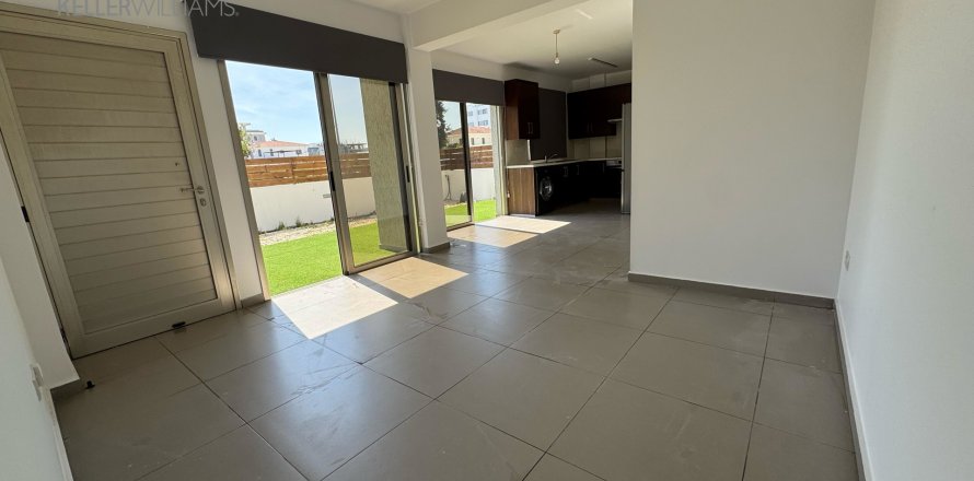 2 bedrooms Apartment in Larnaca, Larnaka,  No. 40497