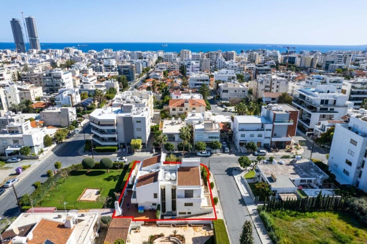370m2 Villa à Nicosia, Chypre No. 37915
